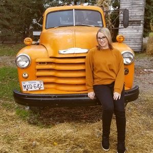 Meet your Posher, Alyssa